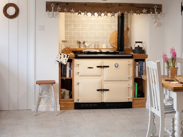 Rayburn 600 Series - Oil - Rayburn 680KCD in Cream - Lifestyle Landscape Image