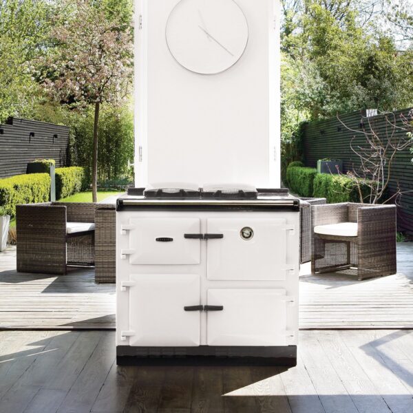 Rayburn 600 Series - Oil - 680KCD range cooker in White - Lifestyle Image