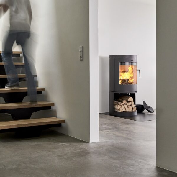 Morso 8643 Wood-Burning Stove - Freestanding Lifestyle Image in adjacent room