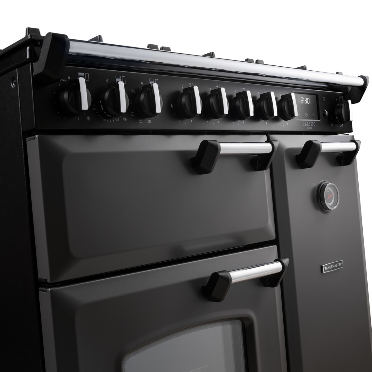 RangemasterClassicDeluxe90NGC-DF-SlateChrome-Lifestyle Rangemaster Classic Deluxe 90 Next-Generation Range Cooker - Slate with Chrome Trim - Dual Fuel - Low Angle Lifestyle Image
