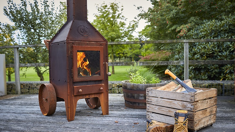 RB73 Bijuga Outdoor Stove with Wheels - Landscape Lifestyle Image