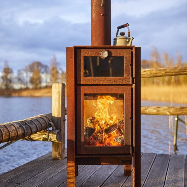 RB73 Quercus Outdoor Stove - Lifestyle Image with Kettle Boiling