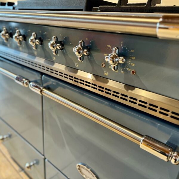 Lacanche Classic Cluny in Prussian Blue with Chrome Trim - Dual Fuel Range Cooker - Close Up on Chrome Trim