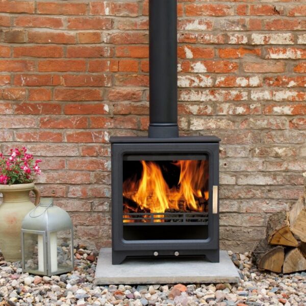 ACR Woodpecker 5 PLUS Lifestyle Image - 5kW Multifuel Stove designed in Britain