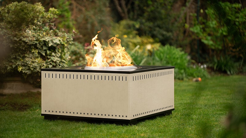 Chesneys Large Smokeless Fire Pit in Portland - Lifestyle Landscape Image