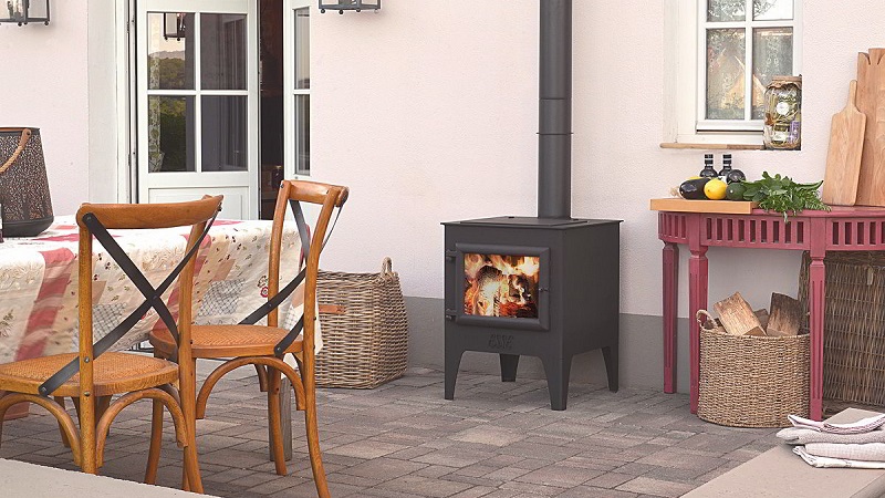 Esse Garden Stove - Outdoor Wood-Burning Fire and Grill - Landscape Lifestyle Image