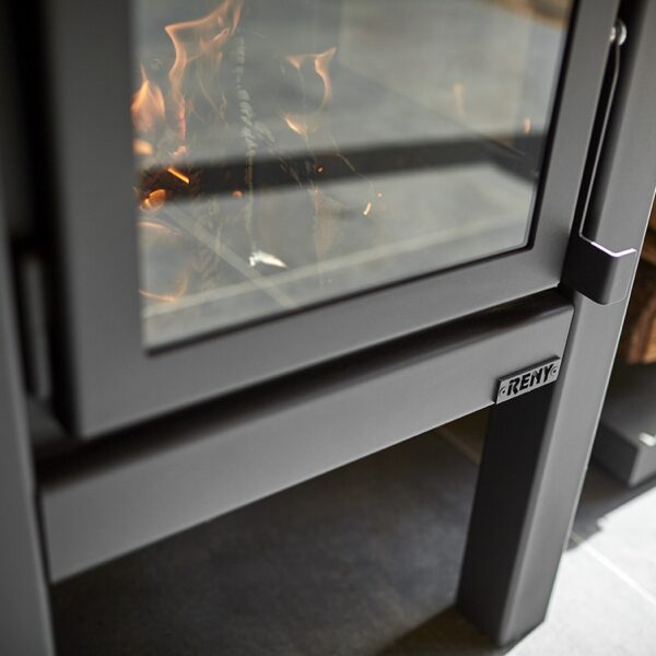 RB73 Quaruba L BLACK Outdoor Stove - Stainless-Steel Outdoor Fireplace with Satin Black Finish - Door Detail