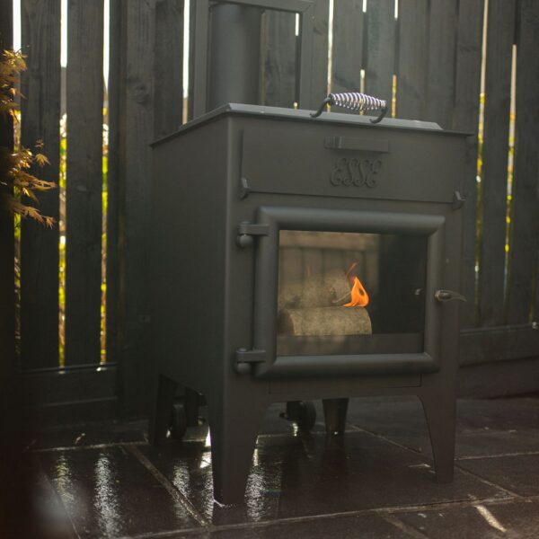 Esse Garden Stove with Pizza Oven - Main Image - Wood-Burning Outdoor Stove with Built-In Pizza Oven