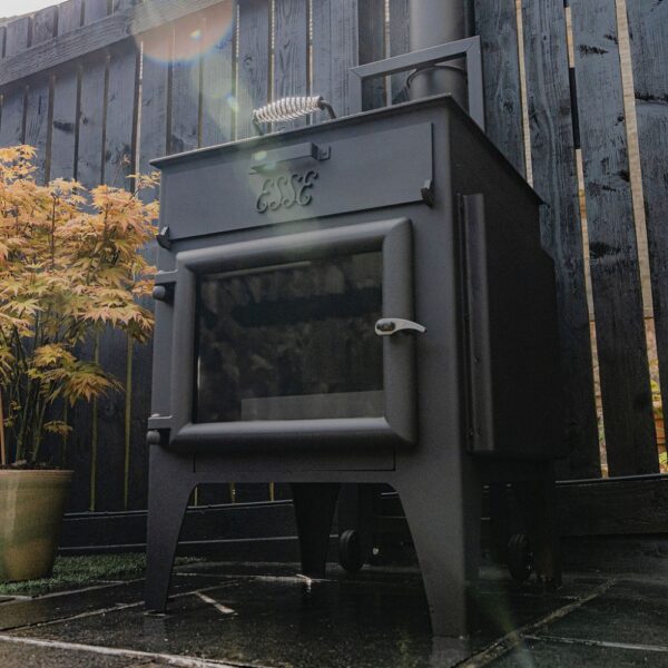 Esse Garden Stove with Pizza Oven - Wide Angle Image - Wood-Burning Outdoor Stove with Built-In Pizza Oven
