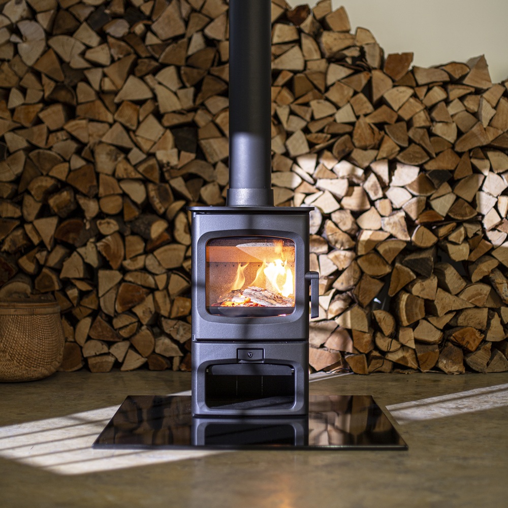 Charnwood Aire 300 on Store Stand - Intelligent Stove in Black